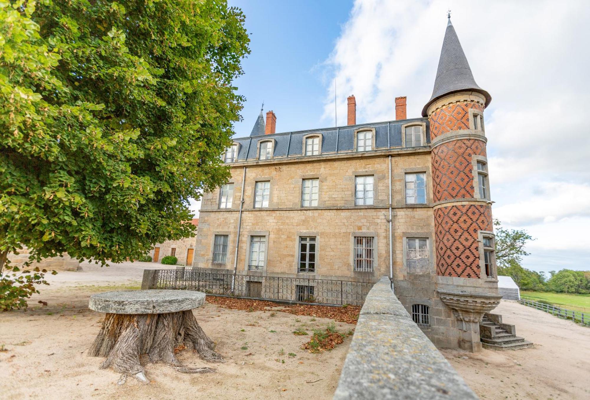 Marols Domaine Et Chateau De Valinches מראה חיצוני תמונה