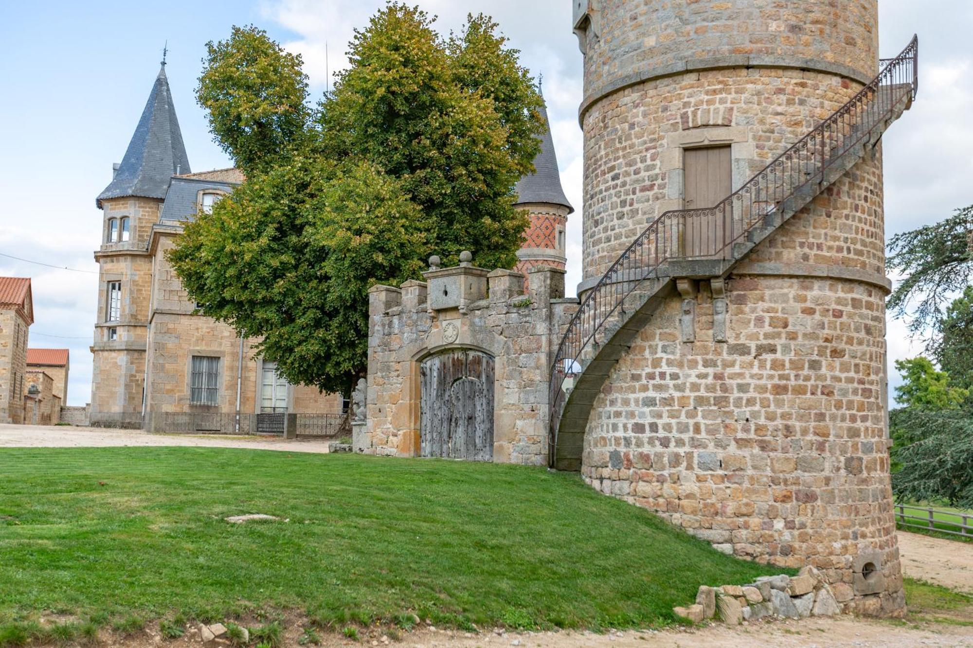 Marols Domaine Et Chateau De Valinches מראה חיצוני תמונה